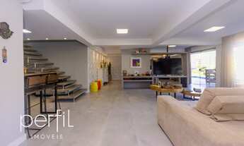 Imagem 4: Sobrado com 4 suítes e piscina no bairro Anita Garibaldi - Joinville/ SC