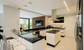 Imagem 7: Casa à venda em Joinville-SC, com 3 quartos, 2 suítes, 3 salas, 4 banheiros, 4 vagas de ga