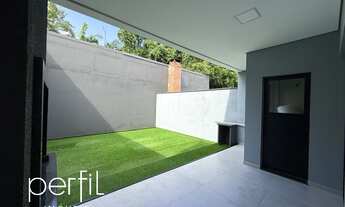 Imagem 7: Sobrado a venda com 3 suítes no bairro Bom Retiro - Joinville/ SC