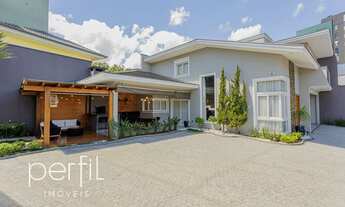 Imagem 2: Sobrado a venda com 3 quartos sendo 1 suíte no bairro Saguaçu - Joinville/SC