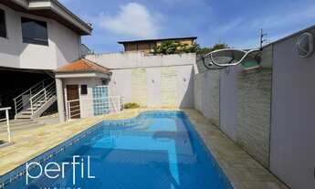 Imagem 3: Casa a venda com 5 quartos sendo 3 suítes e 2 quartos no bairro Boa Vista - Joinville/ SC