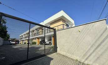 Imagem: Sobrado geminado em condomínio fechado