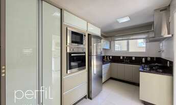 Imagem 5: Casa com 3 dormitórios, sendo 1 suíte e 2 demi-suítes com 240m2 privativos e 3 vagas de ga