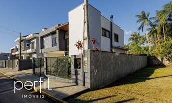 Imagem 2: Casa em condomínio com 3 dormitórios sendo 1 suíte e 2 demi-suítes - Joinville, SC