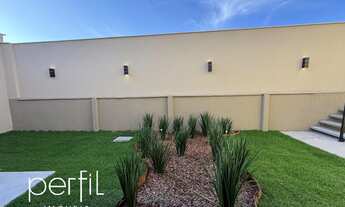 Imagem: Casa plana com 3 dormitórios sendo 1 suíte