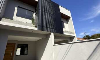 Imagem 2: Sobrado geminado a venda com três quartos sendo uma suíte no bairro Costa e Silva - Joinvi