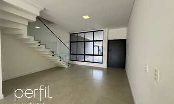 Imagem 2: Imperdível Sobrado com 3 Suítes e 4 Vagas - Santo Antônio, Joinville-SC - 171,99 m²