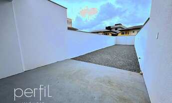 Imagem 4: Sobrado à venda em Joinville-SC, 3 quartos, 1 suíte, 2 salas, 3 banheiros, 2 vagas de gara