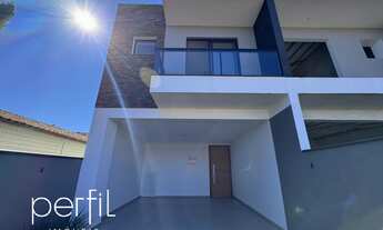 Imagem 2: Sobrado a venda com três quartos sendo uma suíte no bairro Saguaçu - Joinville/ SC