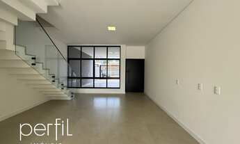 Imagem: Imperdível Sobrado com 3 Suítes e 4 Vagas