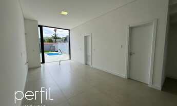 Imagem 7: Imperdível Sobrado com 3 Suítes e 4 Vagas - Santo Antônio, Joinville-SC - 171,99 m²