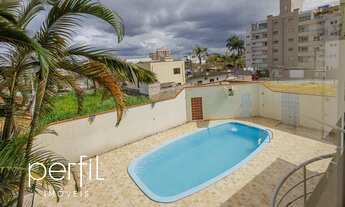 Imagem 5: Sobrado com 4 dormitórios sendo 2 suítes e 1 suíte master com 4 vagas de garagem no bairro