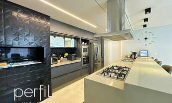 Imagem 6: Espetacular Casa de 5 Quartos em Condomínio no Saguaçu, Joinville-SC: 2 Suítes, 3 Salas, 5