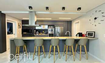 Imagem 4: Espetacular Casa de 5 Quartos em Condomínio no Saguaçu, Joinville-SC: 2 Suítes, 3 Salas, 5