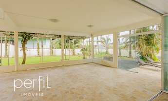 Imagem 3: Sobrado com 4 dormitórios sendo 2 suítes e 1 suíte master com 4 vagas de garagem no bairro