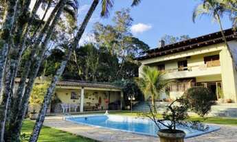 Imagem: CASA AVERBADA COM 5 DORMITÓRIOS À VENDA