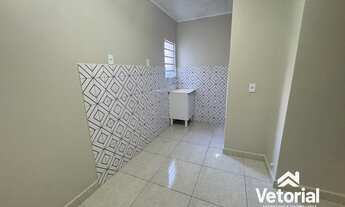 Imagem 4: Aluguel de Apartamento no Centro de Barreiras-BA: 2 Quartos, Sala, Banheiro e 45m² de Área