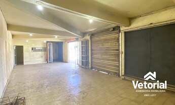 Imagem 6: Ponto Comercial no Centro de Barreiras, formato retangular, frente ampla, 04 vagas de gara