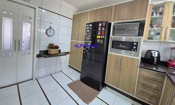 Imagem 2: Casa à venda em condomínio exclusivo em Santana de Parnaíba-SP - 3 quartos, 1 suíte, 3 sal