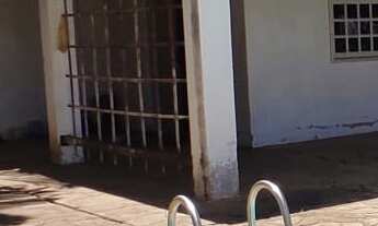 Imagem: 3 dormitórios, 1 suítes, 2 vagas na garagem