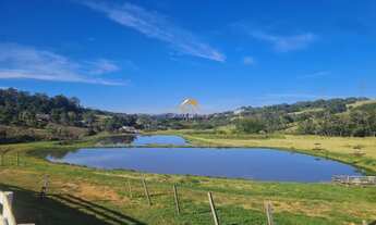 Imagem 3: Sítio de Luxo à Venda em Bragança Paulista-SP - 2 Quartos, 1 Suíte, 3 Salas, 4 Banheiros e