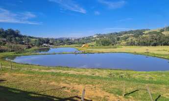 Imagem 2: Sítio de Luxo à Venda em Bragança Paulista-SP - 2 Quartos, 1 Suíte, 3 Salas, 4 Banheiros e