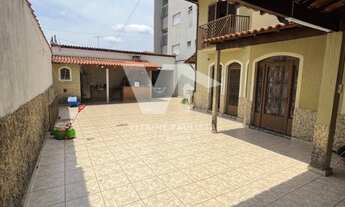 Imagem 3: Sobrado à venda no Jardim Aricanduva, com 3 dormitórios, 1 suíte e 5 vagas. Quintal grande