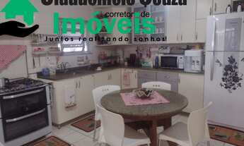 Imagem 4: Casa duplex no Centro de Manguinhos, Serra-ES, com 4 suítes e 1 com closet, piscina, área