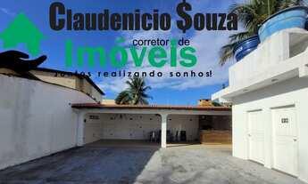 Imagem 3: Casa com 3 quartos e área de churrasco com varanda independente, mais de 5 vagas para gara