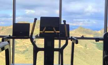 Imagem 2: Apartamento medindo 478 m², sendo 4 suítes com closet, Suíte máster com 2 closets Sr. e Sr