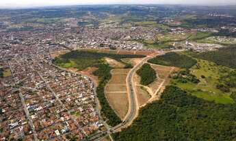 Imagem 3: Lotes a partir de 525 m² Infraestrutura completa com Acessibilidade, mobilidade, conforto