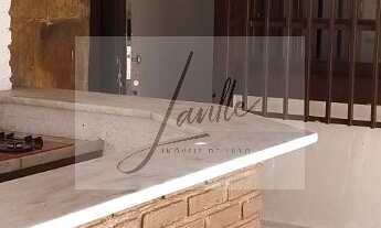 Imagem 7: Área privativa com 4 quartos, todos com armários embutidos, sendo 1 suíte, Sala de estar