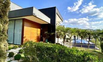 Imagem 4: Casa à venda no condomínio Vale dos Cristais com 5 quartos, sendo 5 suítes, sala para 4 am