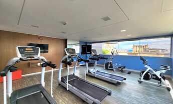 Imagem 2: Apartamento 2 Quartos com armários e janelas com Venezianas Blackout, sendo 1 suíte, sala