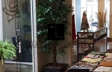 Imagem 3: Loja pronta e decorada no Jardim Cambuí medindo 140 m² com piso porcelanato, rebaixamento