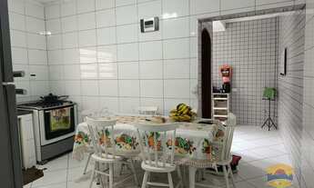 Imagem 2: SOBRADO I 200M² I 3 DORMITÓRIOS SENDO 1 COM SUÍTE I 01 SALA l 01 VAGA I 01 BANHEIRO I R$69