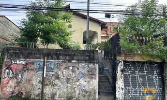 Imagem 2: TERRENO COM 3 CASAS I 500M² I DORMITÓRIOS I SALAS l COZINHAS I 01 VAGA I BANHEIROS I R$70