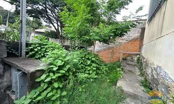 Imagem 7: TERRENO COM 3 CASAS I 500M² I DORMITÓRIOS I SALAS l COZINHAS I 01 VAGA I BANHEIROS I R$70