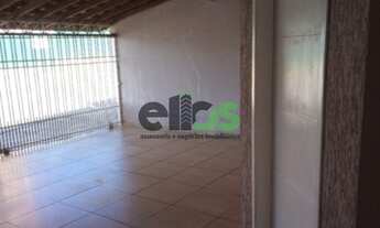 Imagem 2: Casa com 03 dormitórios, 01 suíte, quintal, cozinha com armários, 103m² construídos à vend