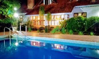 Imagem: Chácara ampla, 9 dormitórios, piscina