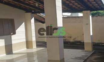 Imagem: Casa c/ 03 dormitórios, 02 banheiros, quintal