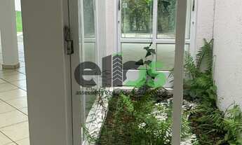 Imagem 3: Casa c/ 03 dormitórios, 01 suíte, quintal gramado e cozinha modulada, 180m² para locação p