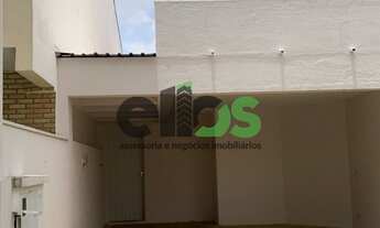 Imagem 2: Casa c/ 03 dormitórios, 01 suíte, quintal gramado e cozinha modulada, 180m² para locação p