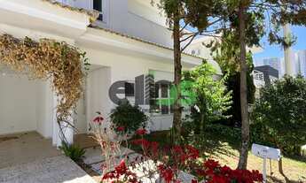 Imagem 2: Casa ampla c/ 03 suítes, piscina, churrasqueira, jardim de inverno c/ fonte, 05 salas, 345