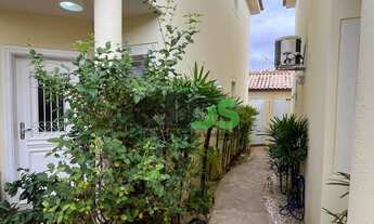 Imagem 5: Casa c/ MÓVEIS PLANEJADOS, 03 dormitórios, 01 suíte, churrasqueira, edícula c/ suíte, para