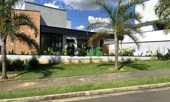 Imagem 3: Casa térrea de esquina, alto padrão, projeto moderno, 4 suítes, cinema, piscina aquecida e