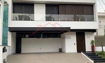 Imagem: Casa de alto padrão em condomínio à venda