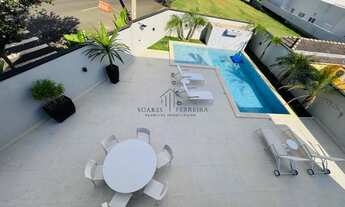 Imagem: Luxuosa casa em condomínio à venda em