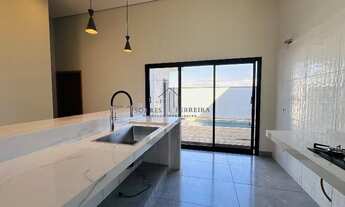 Imagem: Casa ampla e moderna em condomínio à venda