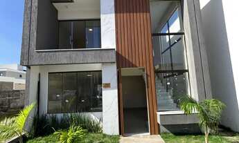 Imagem: Casa Duplex 4/4, suite e varanda - Vila